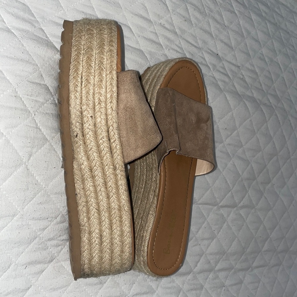 Bonnibel Platform Wedges Size 8.5